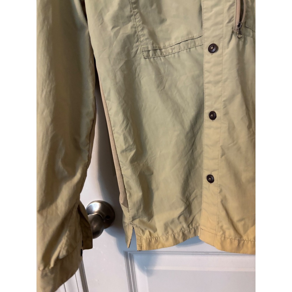 Patagonia Lightweight Button Up Hiking Shirt Outdoor Travel Tan Size M - Picture 4 of 7